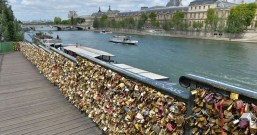 法推出帮单身者剪巴黎桥上“同心锁”服务