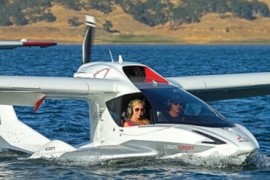 水陆两栖私人飞机，机翼可折叠能停进车库，16万美元一架